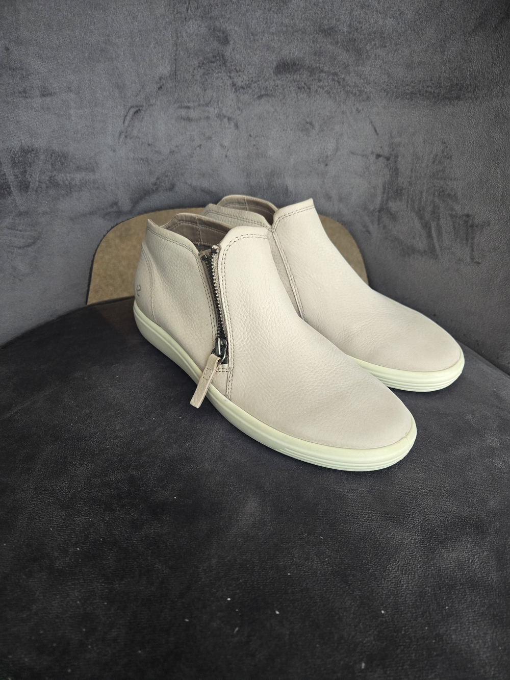 Ecco Cream Leather Zip-Front Ankle Sneakers